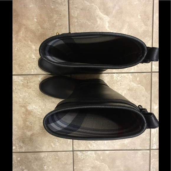 Boots - Picture 2 of 5